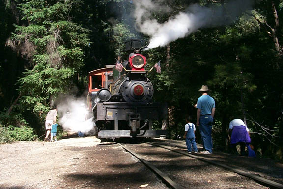 Roaring_Camp_Train_12_10-10-00