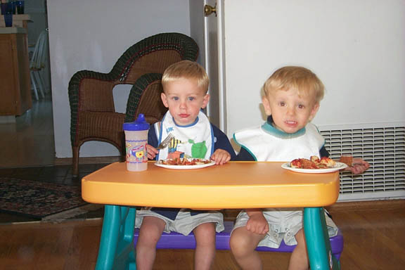 Asten_Evan_Eating_7-31-00_4