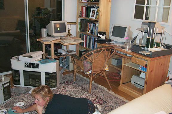 Anamarias_Office_2_08-17-00