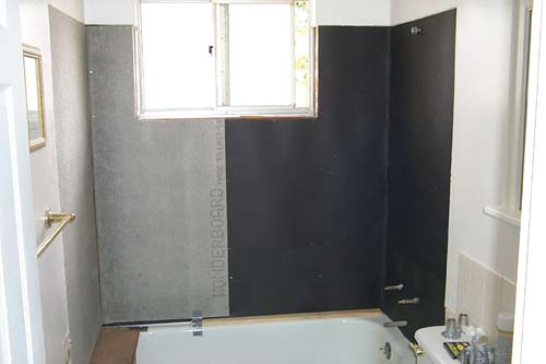 Hall_Bathroom_04